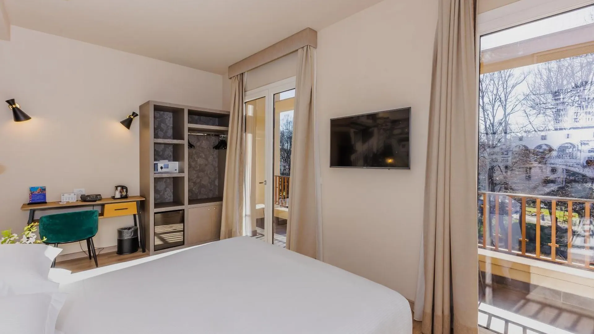 Fh55 Med Executive Hotel Florence 4*,  Italy